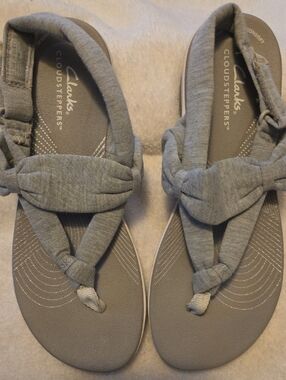 Clarks Gray Cloudsteppers Knotted Fabric Sandals